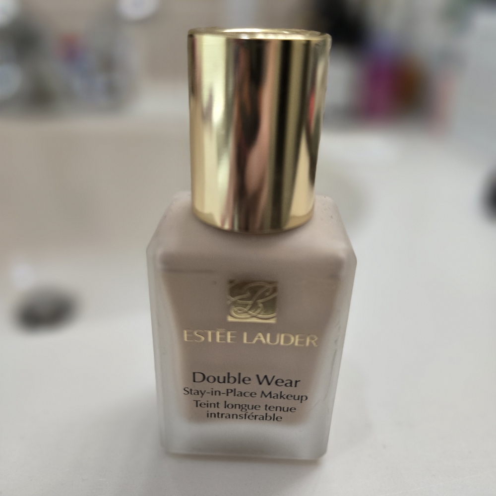 Estee Lauder Cream Foundation Long-Lasting Makeup